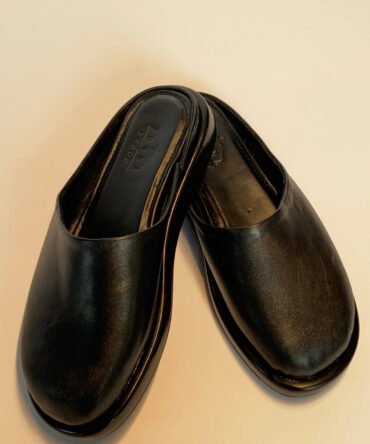 Zunna  Lagos mule slide
