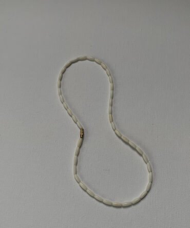Curlt life white oval coral bead necklace